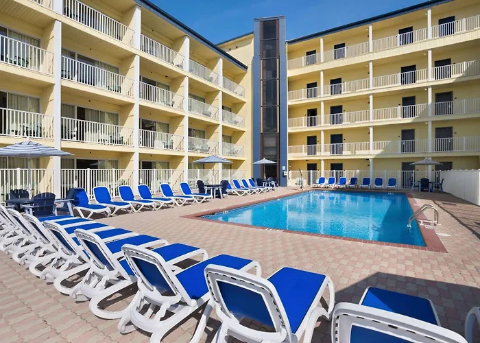 Hotel Howard Johnson By Wyndham Ocean Oceanfront 2*
