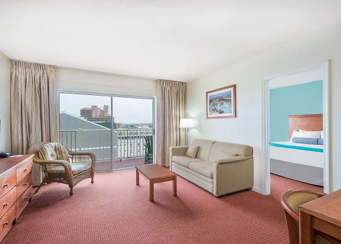 Howard Johnson By Wyndham Ocean Oceanfront Hotel