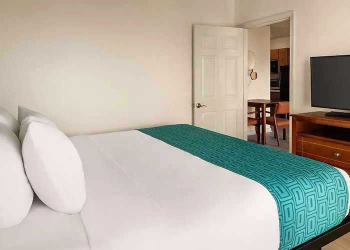 Hotel Howard Johnson By Wyndham Ocean Oceanfront