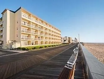 Howard Johnson By Wyndham Ocean Oceanfront Hotel