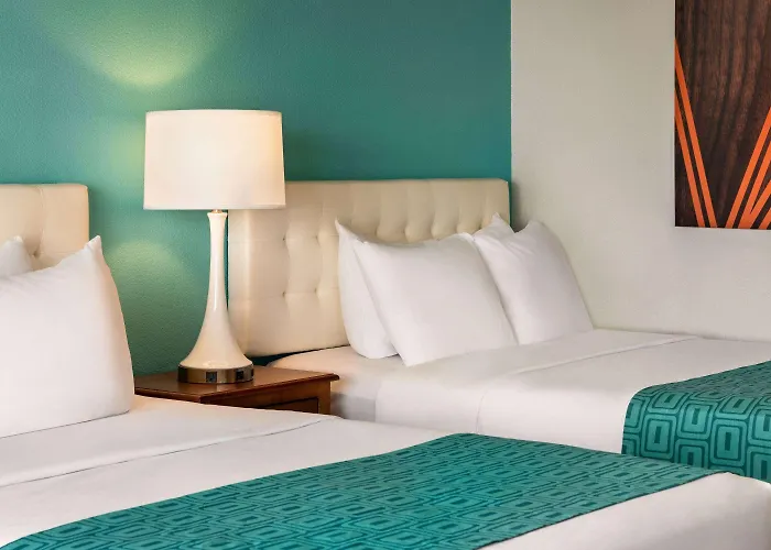 Hotel Howard Johnson By Wyndham Ocean Oceanfront 2*