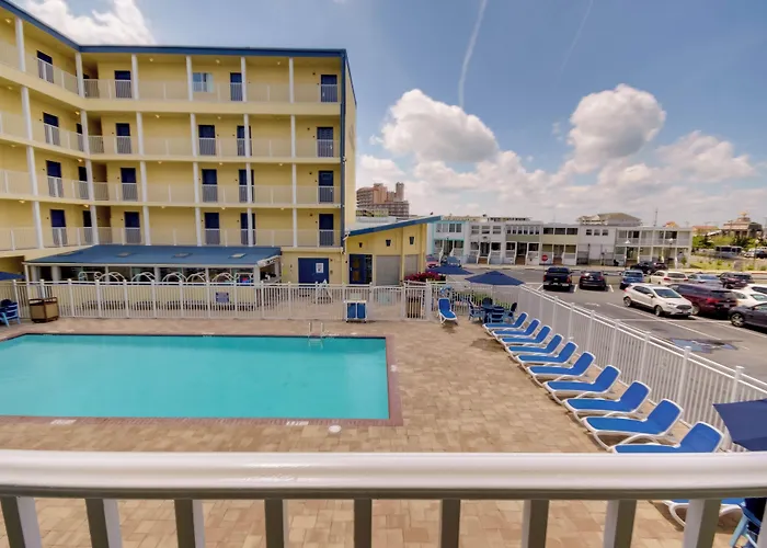 Howard Johnson By Wyndham Ocean Oceanfront 2*